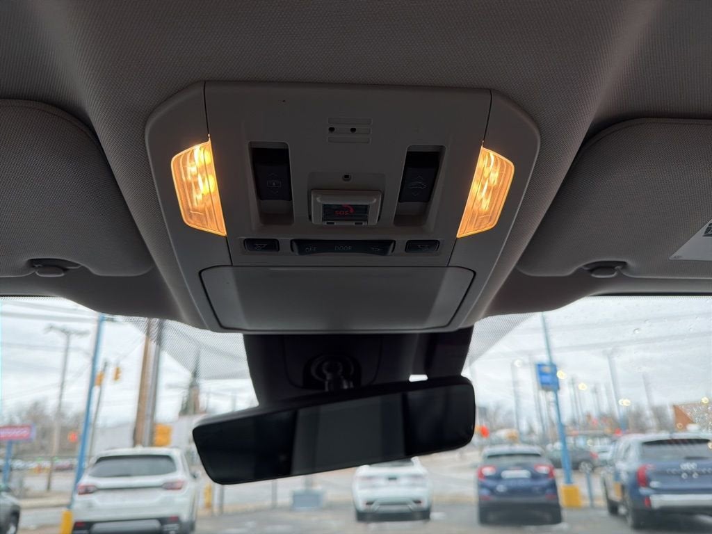 2022 Toyota Highlander Hybrid Platinum