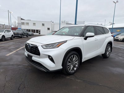 2022 Toyota Highlander Hybrid Platinum