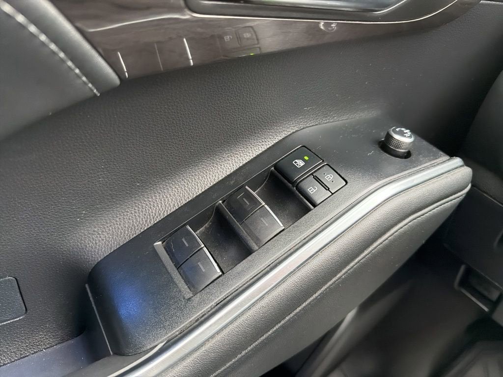 2022 Toyota Highlander Hybrid Platinum