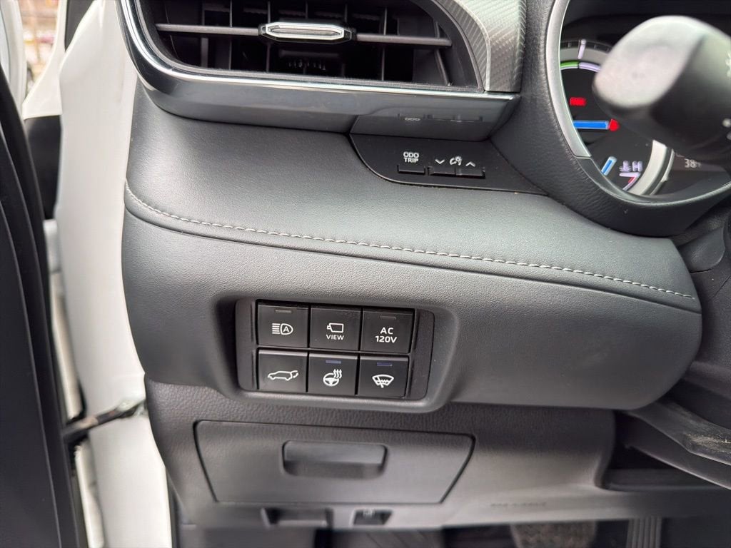 2022 Toyota Highlander Hybrid Platinum