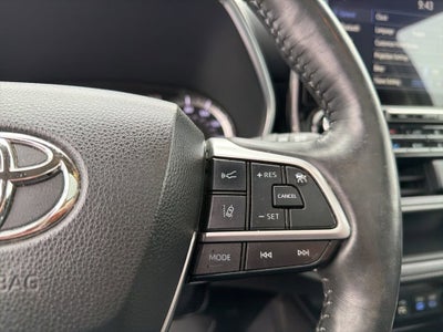 2022 Toyota Highlander Hybrid Platinum
