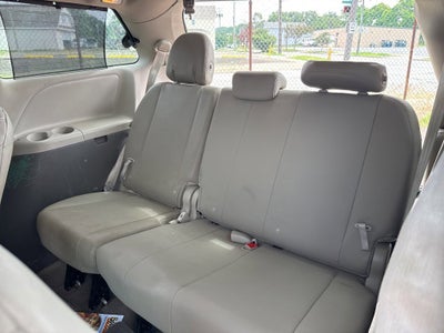 2015 Toyota Sienna XLE 8 Passenger
