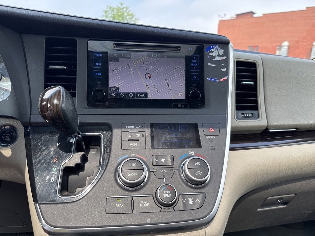 2015 Toyota Sienna XLE 8 Passenger