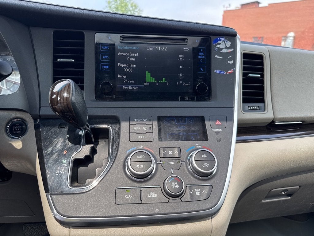2015 Toyota Sienna XLE 8 Passenger