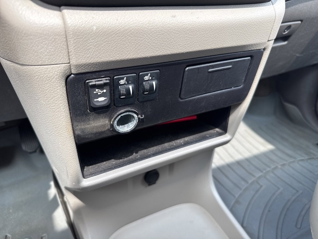 2015 Toyota Sienna XLE 8 Passenger