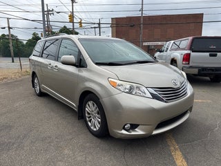 2015 Toyota Sienna XLE 8 Passenger