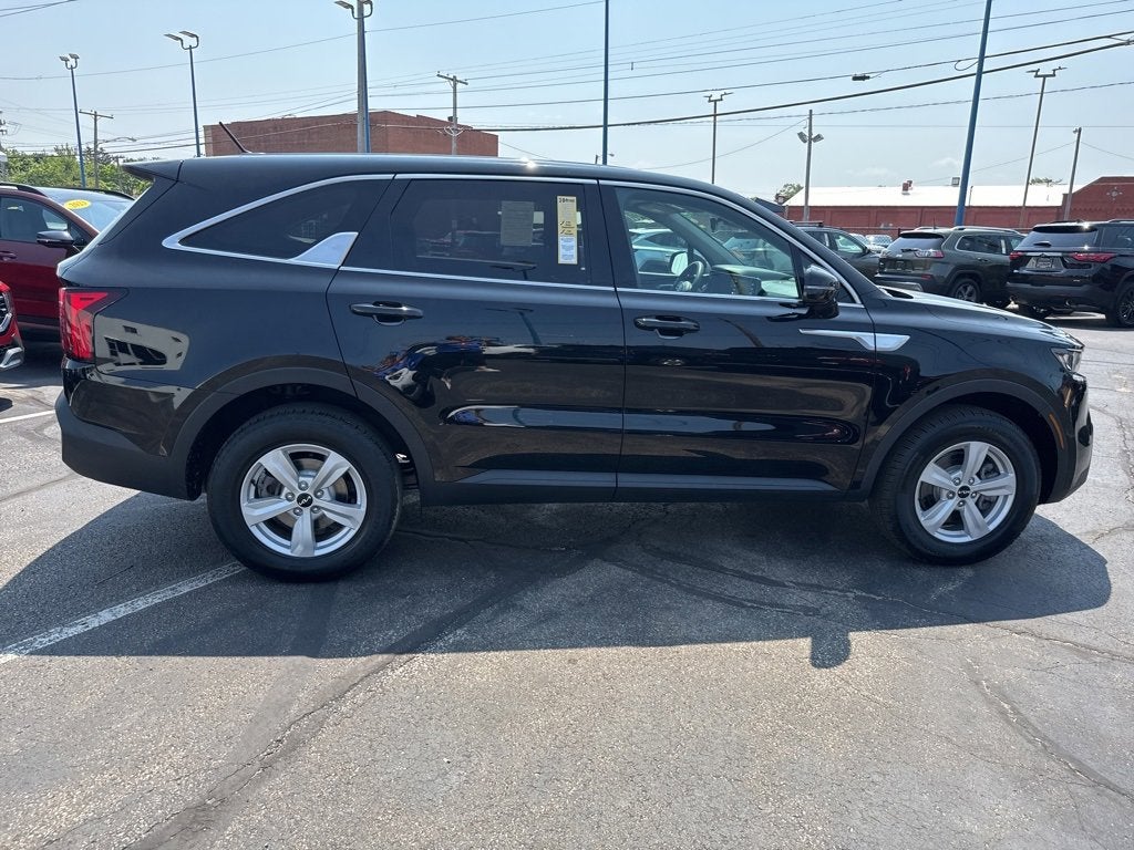 2022 Kia Sorento LX