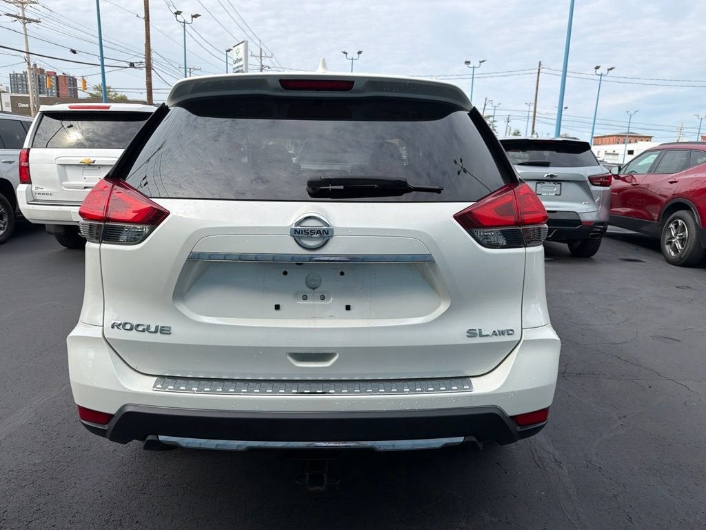 2017 Nissan Rogue SL