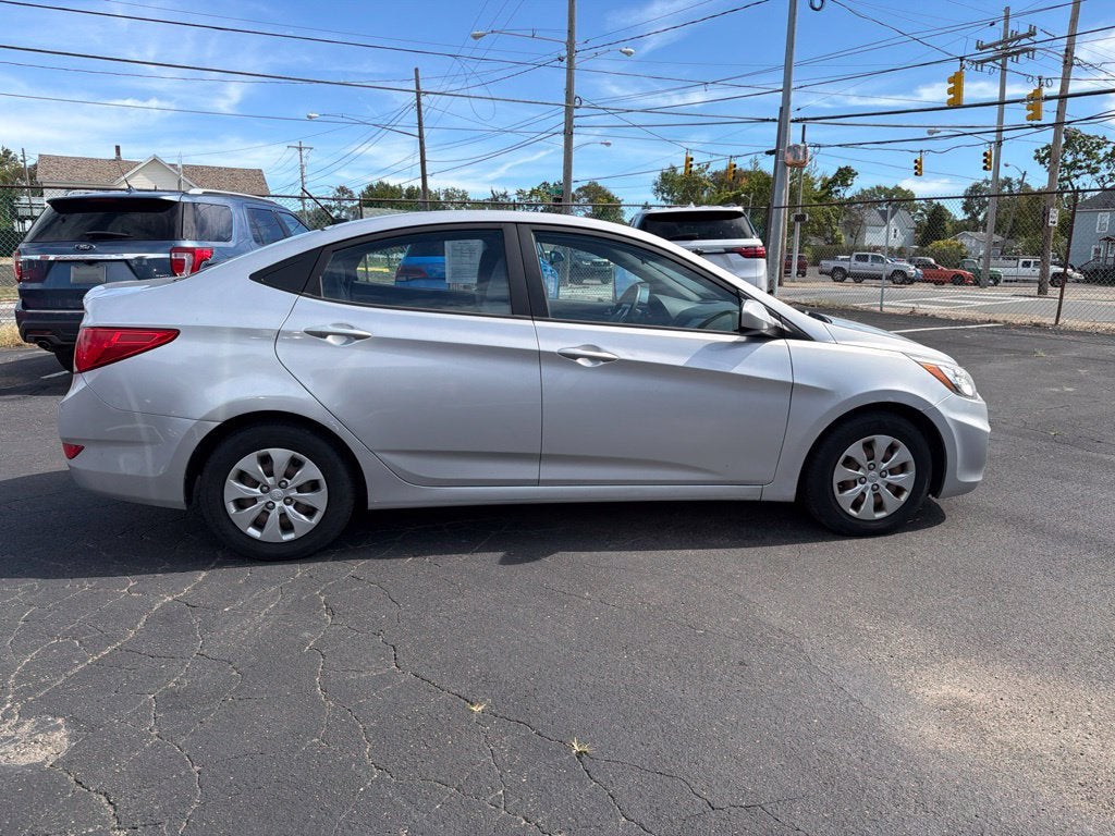 2017 Hyundai Accent SE