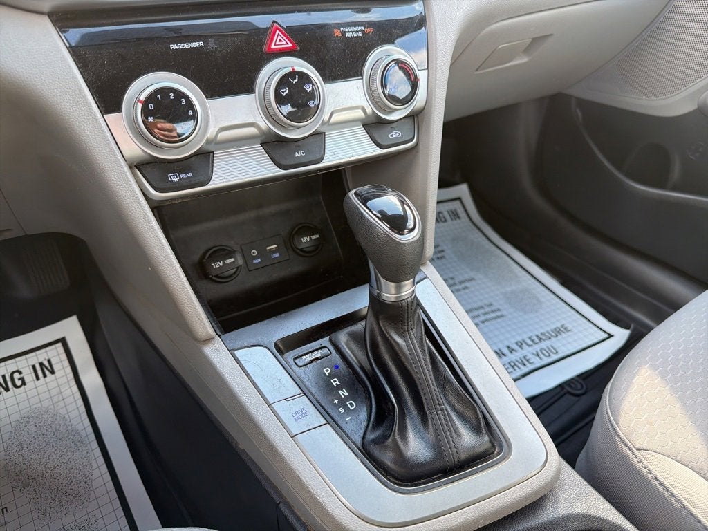 2019 Hyundai Elantra SE