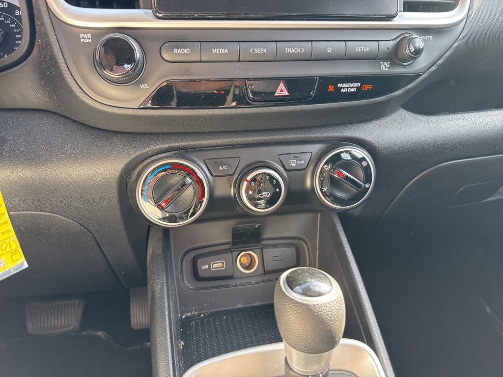 2022 Hyundai Venue SE