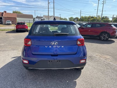 2022 Hyundai Venue SE