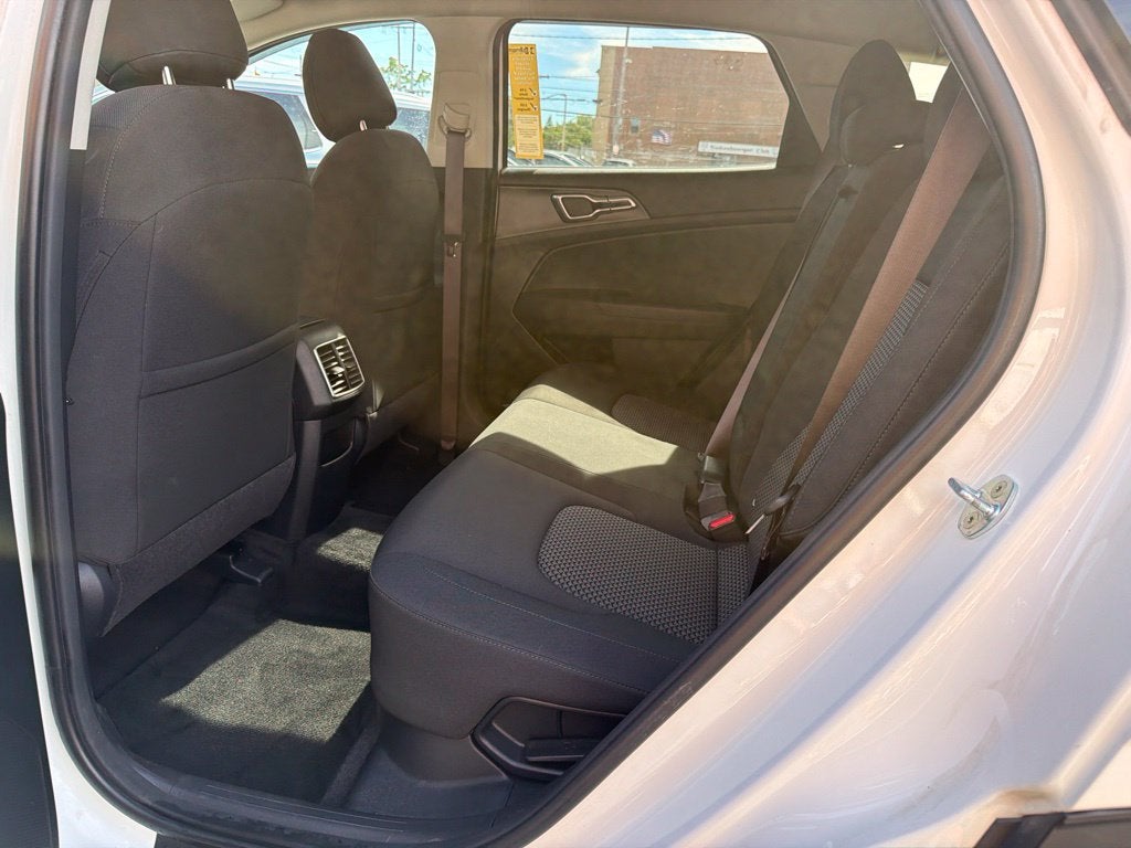 2023 Kia Sportage Hybrid LX