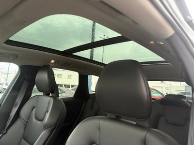 2019 Volvo XC60 Momentum