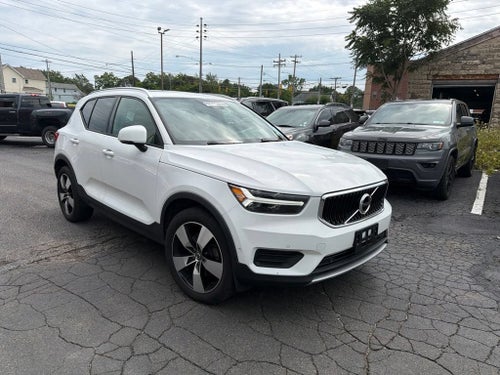 2019 Volvo XC40 Momentum