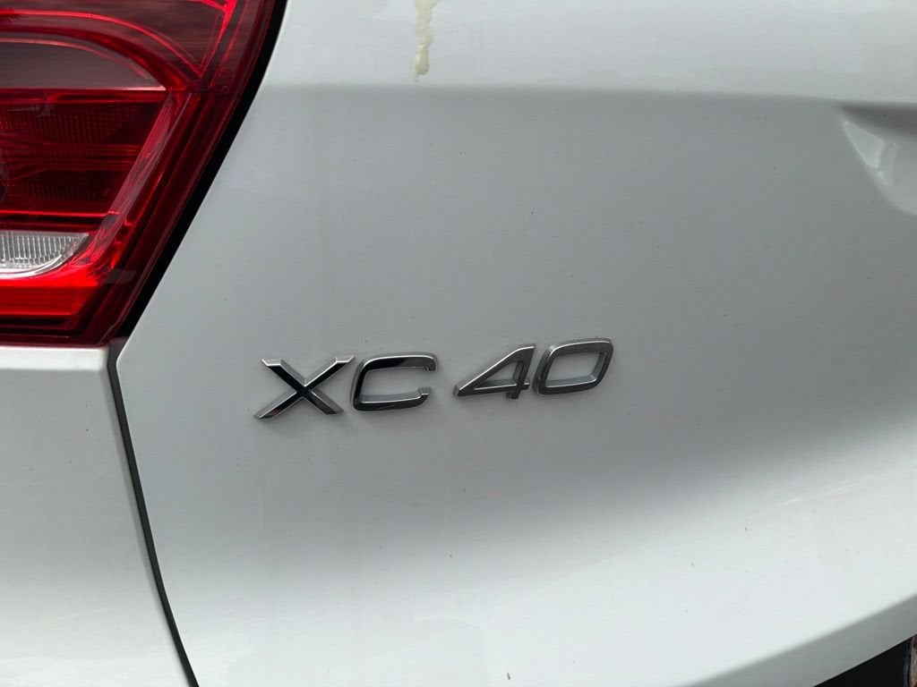2019 Volvo XC40 Momentum
