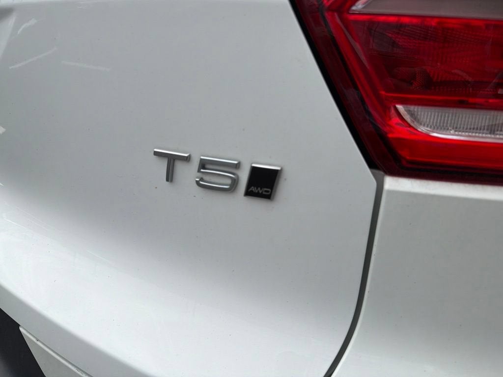 2019 Volvo XC40 Momentum