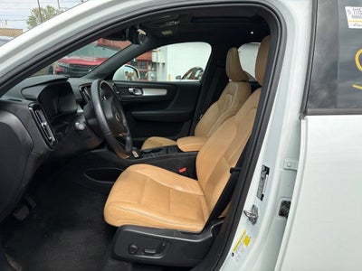 2019 Volvo XC40 Momentum