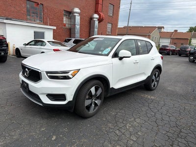 2019 Volvo XC40 Momentum