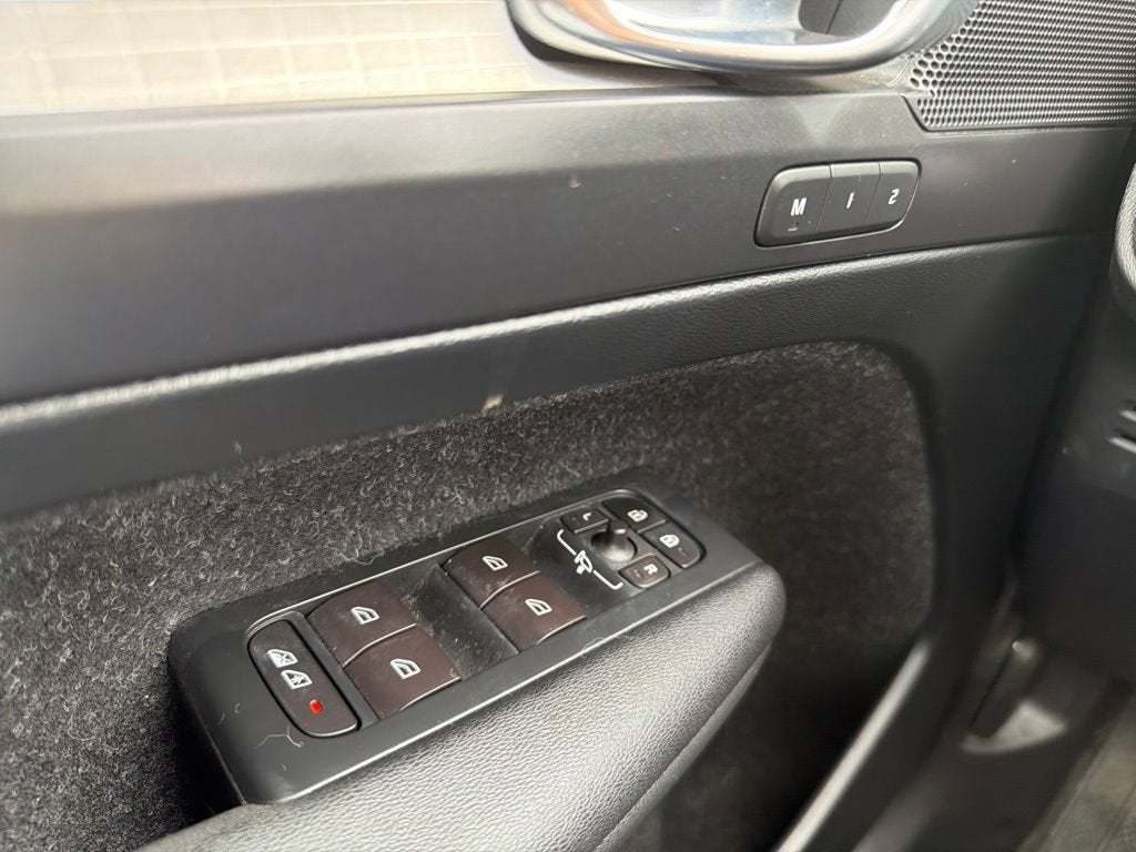 2019 Volvo XC40 Momentum