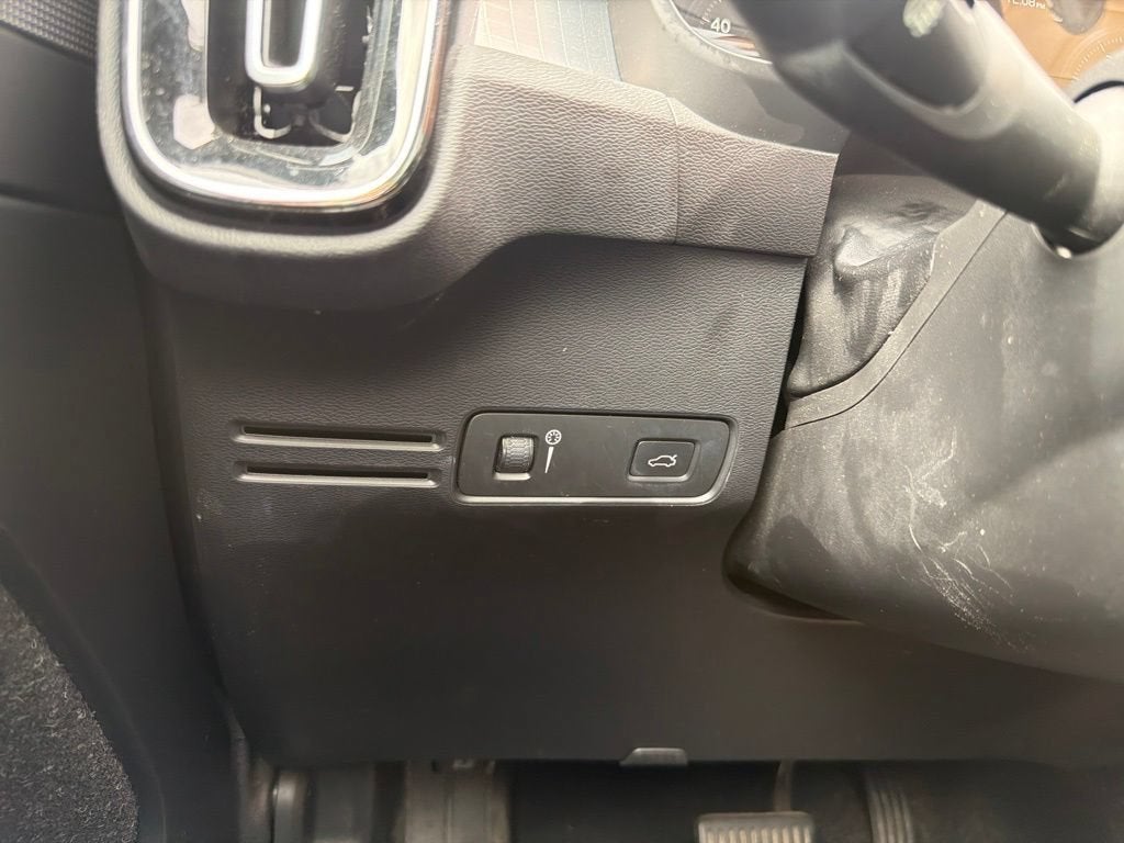 2019 Volvo XC40 Momentum