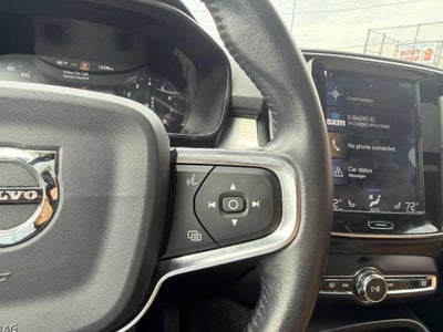 2019 Volvo XC40 Momentum