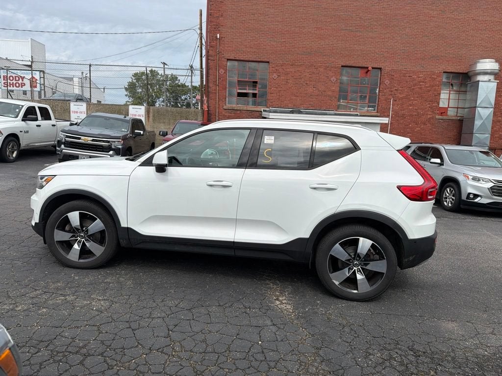 2019 Volvo XC40 Momentum