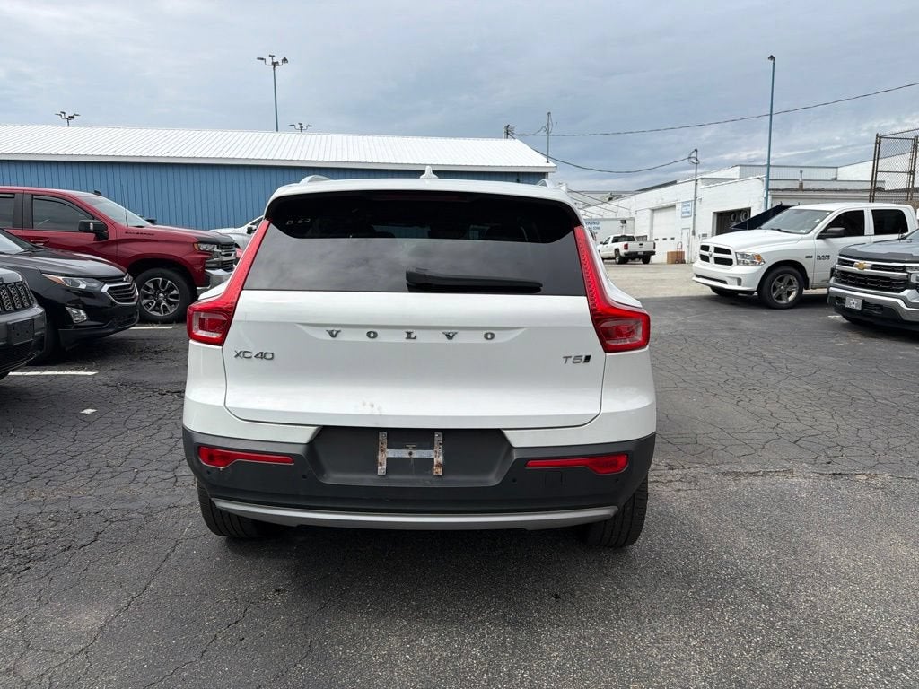 2019 Volvo XC40 Momentum