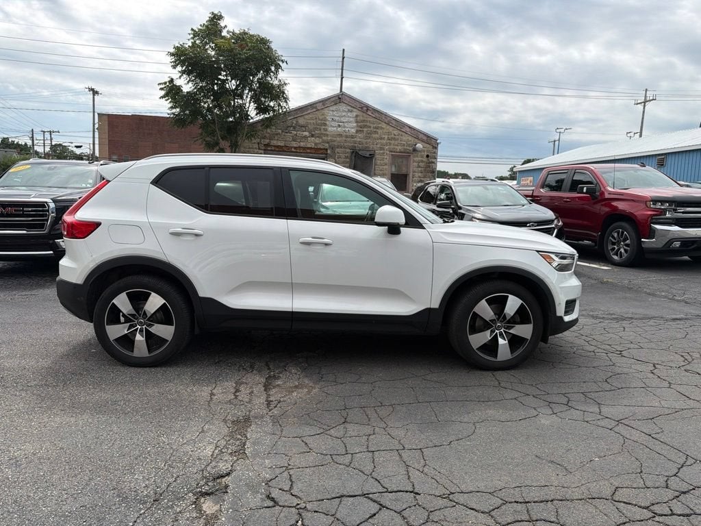 2019 Volvo XC40 Momentum